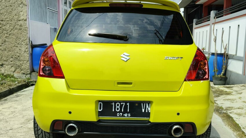 Suzuki Swift 2010 Bensin