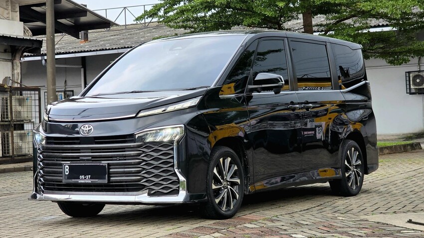 Toyota New Voxy 2022 Bebas Banjir Bebas Tabrak Jaminan Dokumen Asli