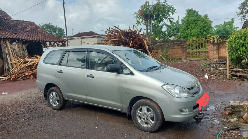 Toyota Kijang Innova 2006 Bensin