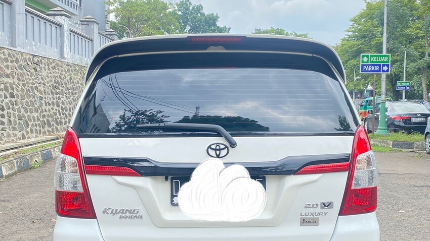 Toyota Kijang Innova 2015 Bensin