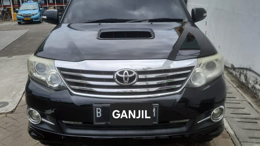 Toyota Fortuner Vnt Trd 2015, NIK 2014 Hitam Istimewa dan terawat