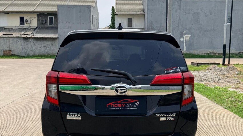 Sigra R matic bekas murah 2023 hitam