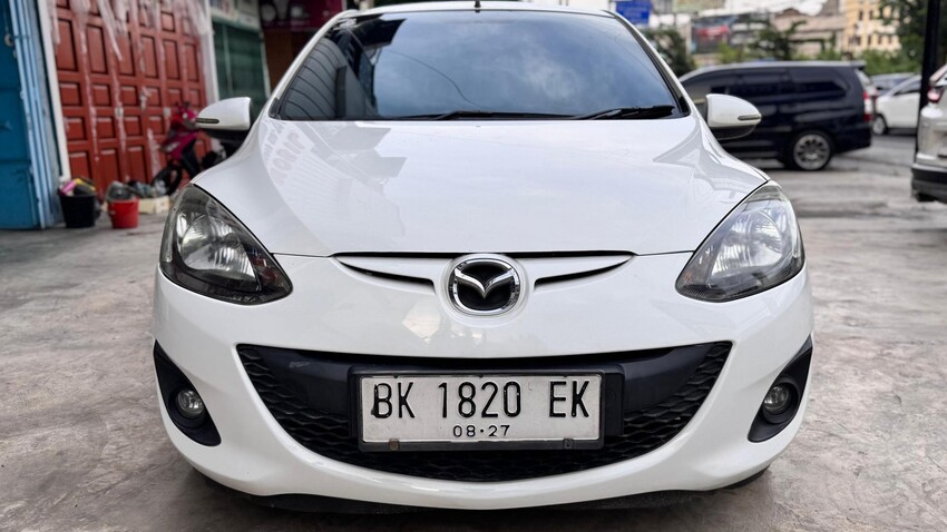 (Odo 60rb) Mazda 2 Sedan Tipe R Automatic 2012