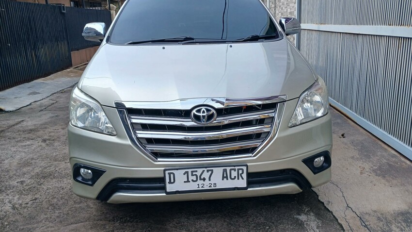 Toyota Kijang Innova 2014 Bensin