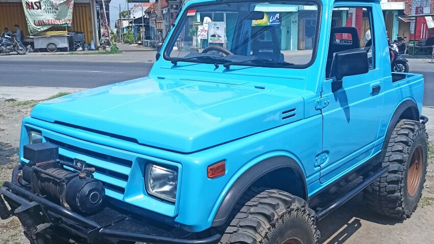 Suzuki Jimny 1990 Bensin