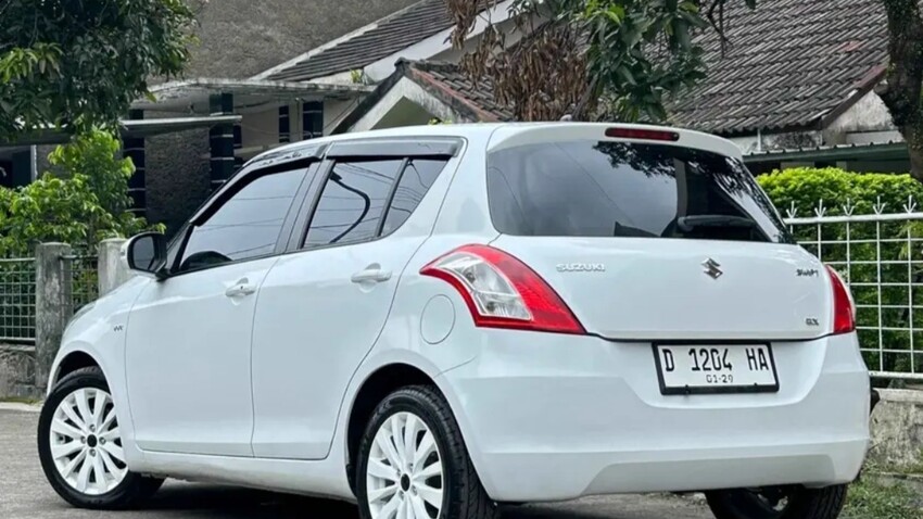 Suzuki Swift 2012 Bensin