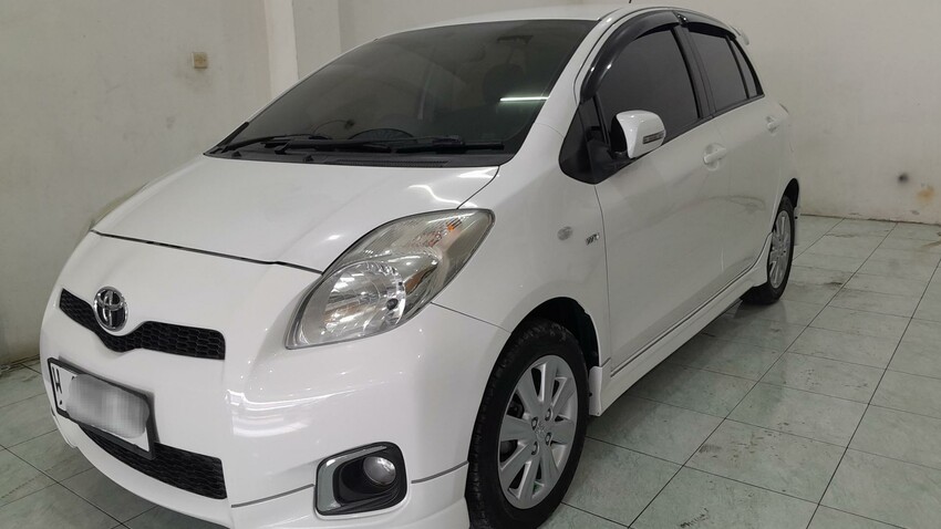 Toyota Yaris E 2013 Putih Automatic