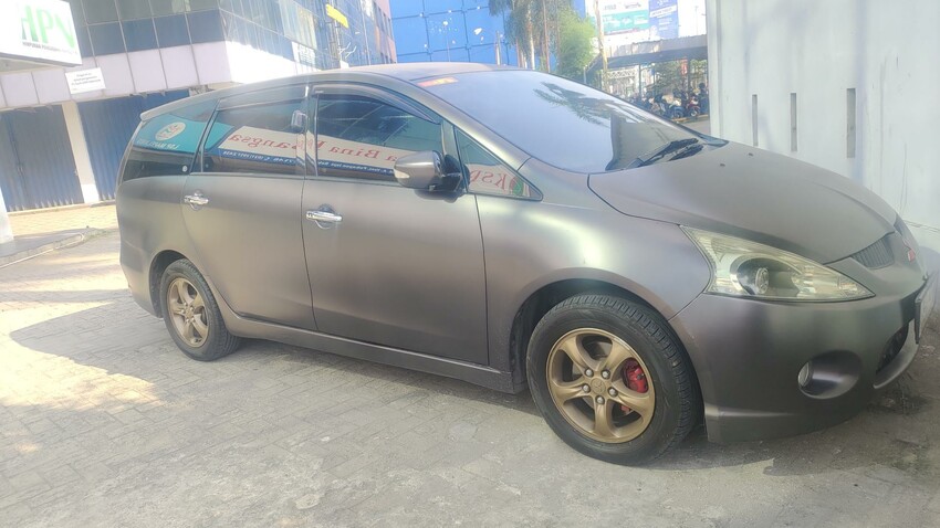 Mitsubishi Grandis 2008 Bensin