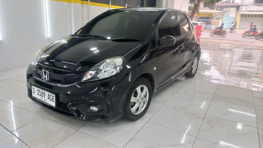 Honda Brio E MT 2017 DP 10jt