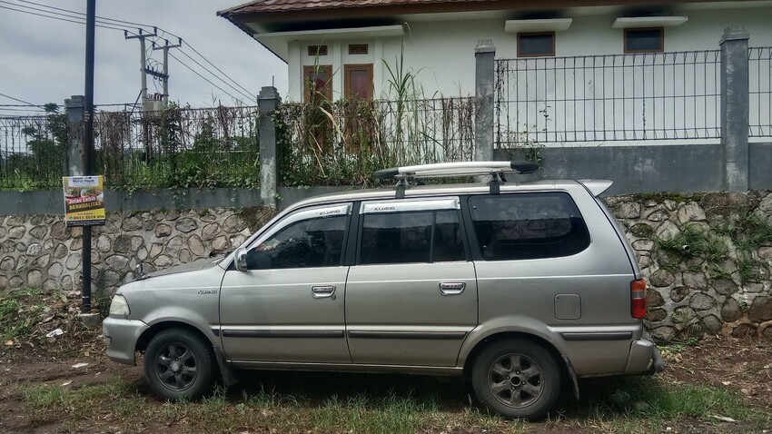 Toyota Kijang 2004 Bensin