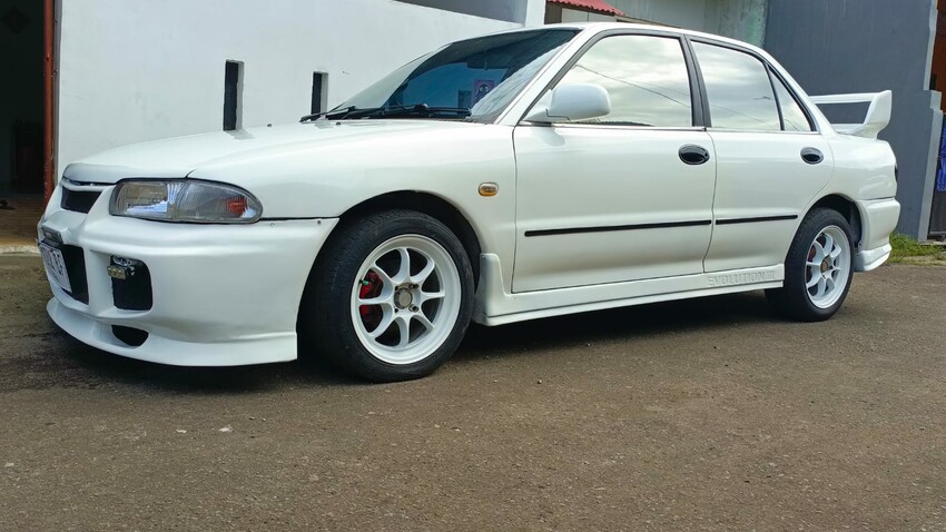 Mitsubishi Lancer 1995 Bensin