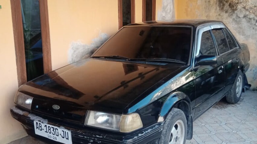 Ford laser 1995 Bensin