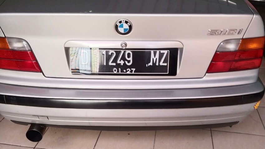 BMW 318i 1997 Bensin