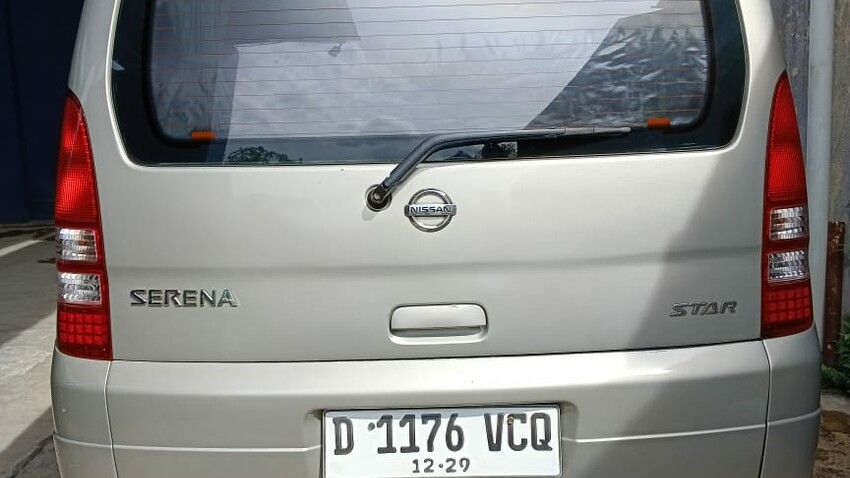 Nissan Serena 2010 Bensin