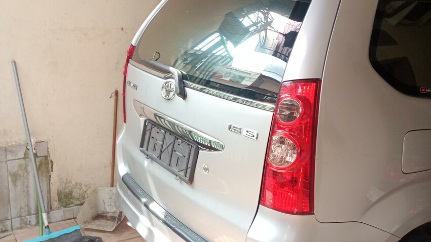 Toyota Avanza 2010 Bensin