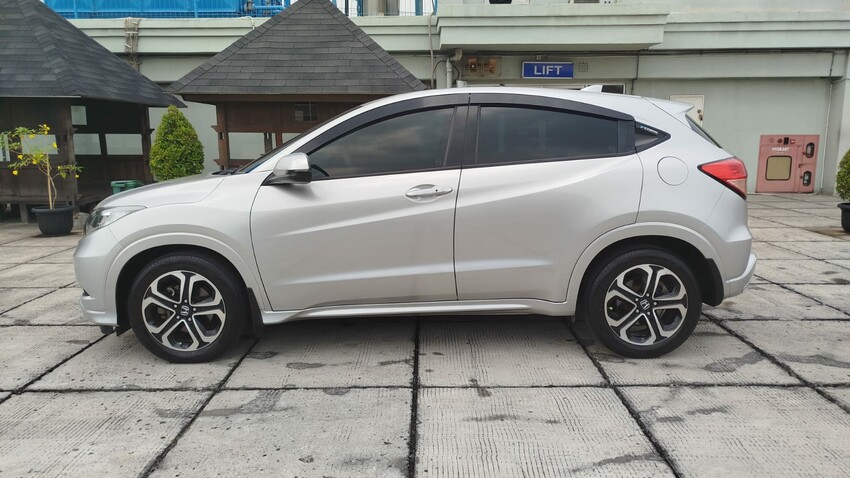 Honda HR-V prestige 1.8 AT bisa kami bantu TDP 5jt sampe approve 2015