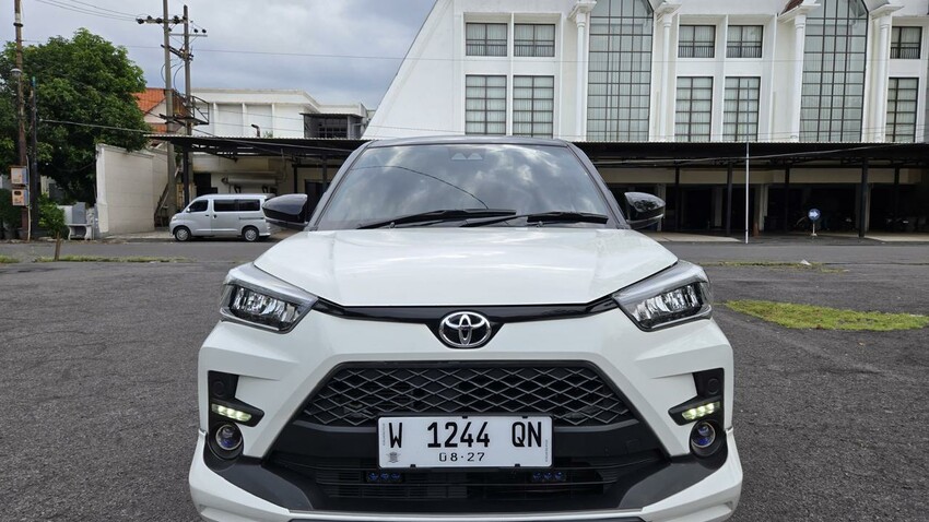 RAIZE 1.0 TURBO GR TSS TWO TONE MATIC 2022