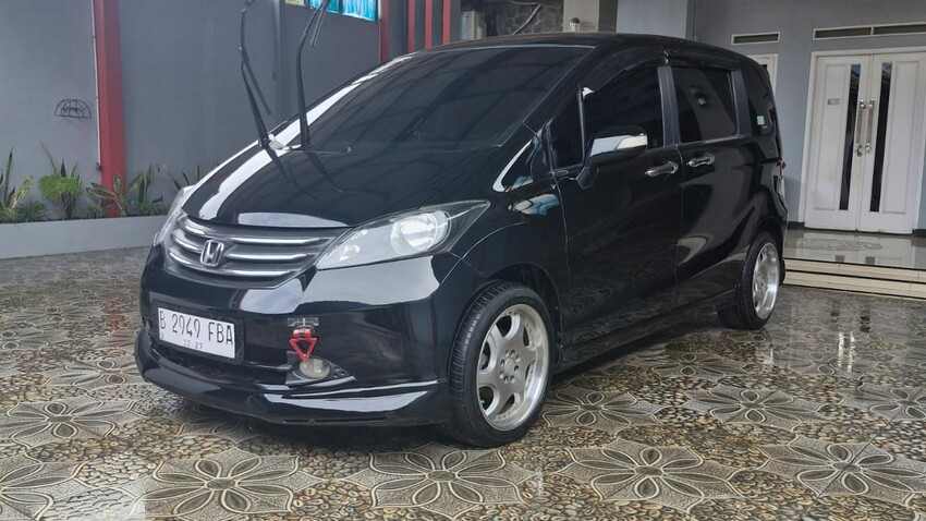 Honda Freed 2010 Bensin