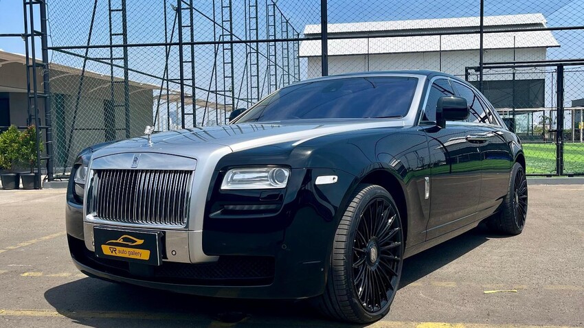 Rolls Royce Ghost 2011 Bensin