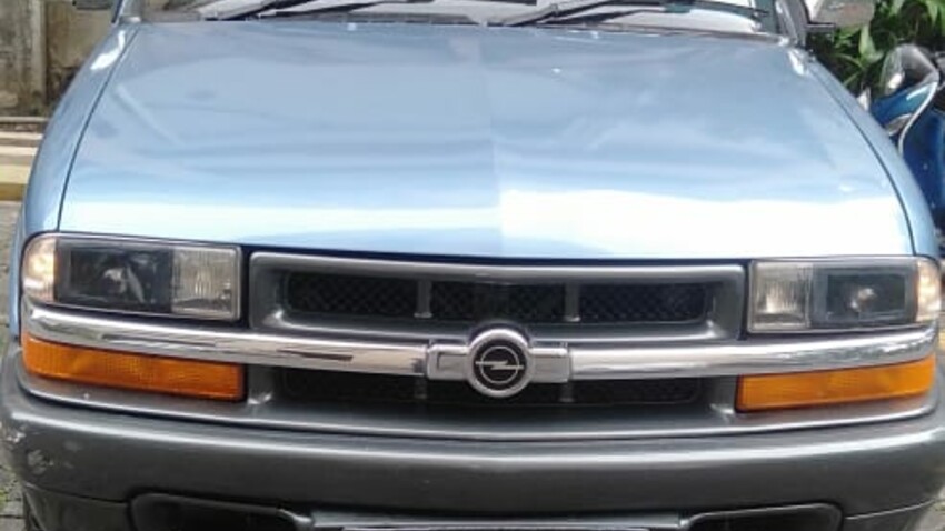 Opel Blazer 2000 Bensin