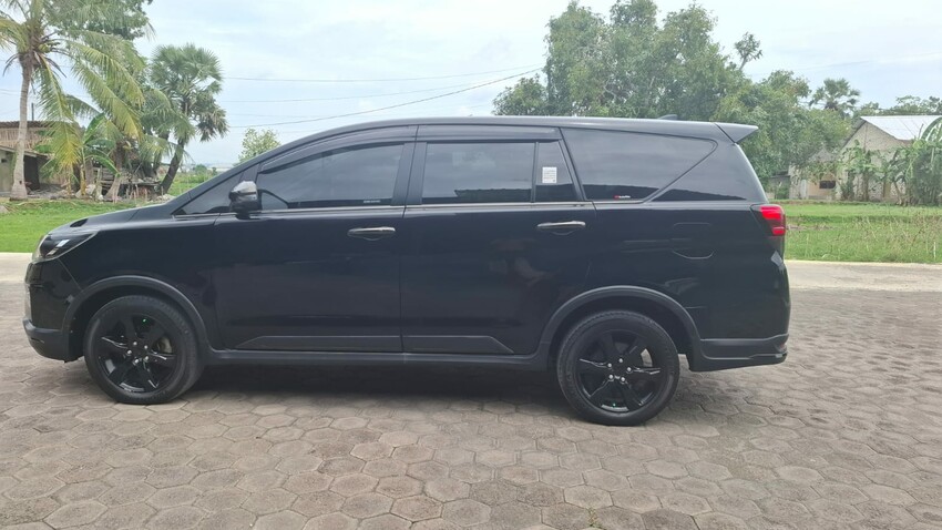 Toyota Kijang Innova Venturer 2021 Diesel