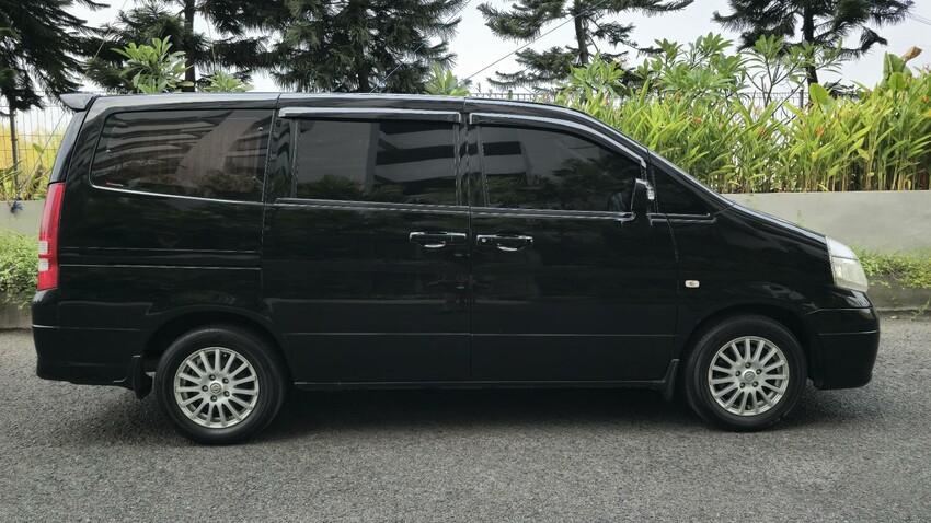 Nissan Serena 2010 Bensin