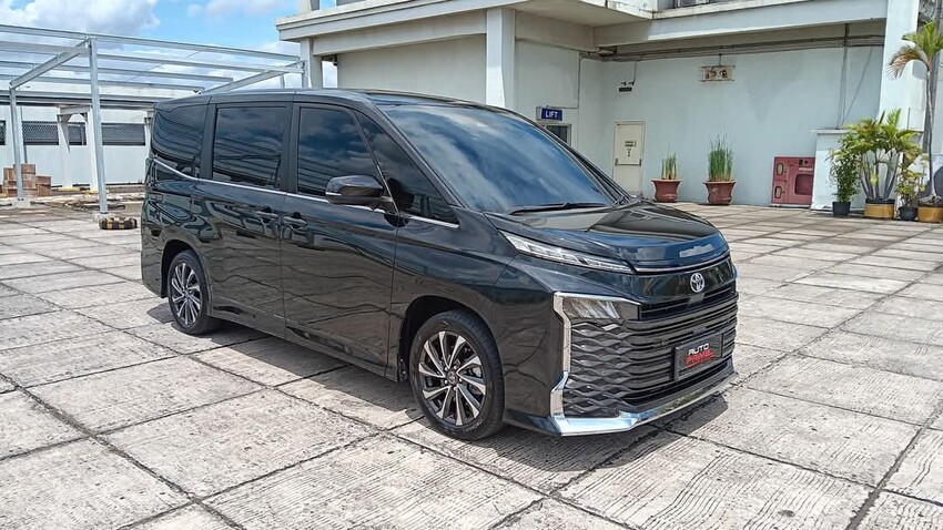 VOXY 2.0 TSS  2023, ISTIMEWA KM 18RB RECORD