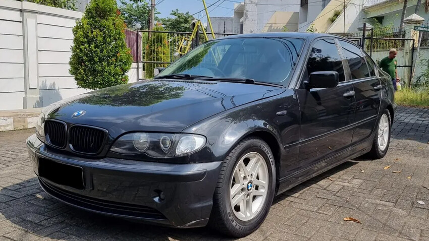 BMW 318i 2003 Bensin