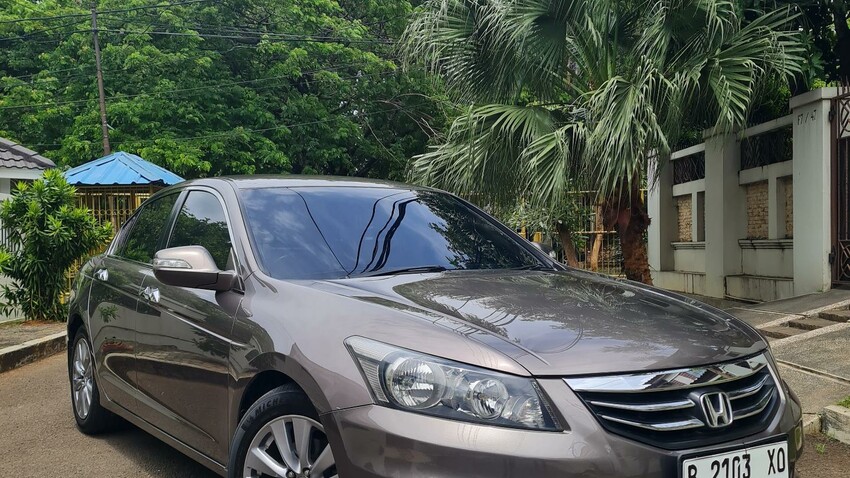 Honda Accord 2011 Bensin