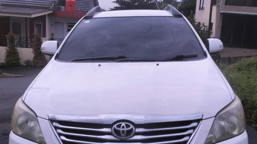 Toyota Kijang Innova 2012 Bensin