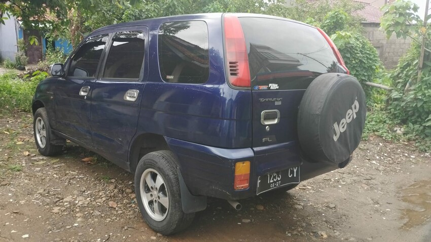 Daihatsu Taruna 2003 Bensin