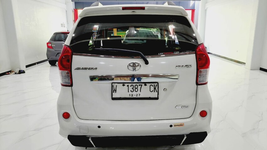 T. AVANZA 1.5 VELOZ AT 2014 DP minim