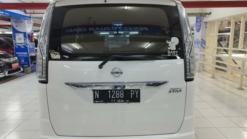 Nissan Serena 2.0 HWS Matic 2015 Putih