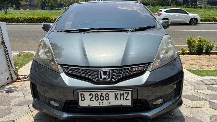 Honda Jazz RS 1.5L A/T 2013