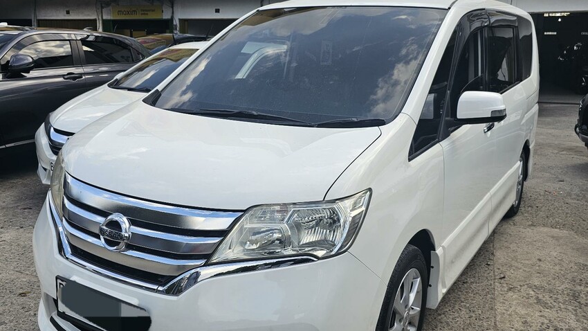 Nissan Serena HWS 2013 istimewa dp 35 jt