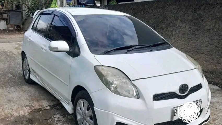 Toyota Yaris 2012 Bensin