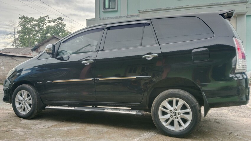 Toyota Kijang Innova 2010 Bensin