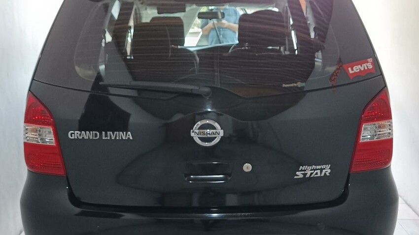 ISTIMEWA Nissan Grand livina HWS MT, 2013 Bensin