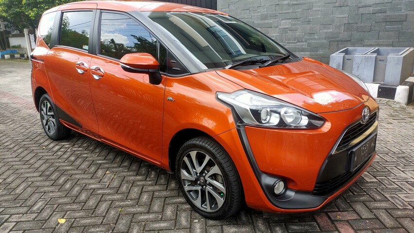 Toyota Sienta V 2016 Matic Km 65 rb