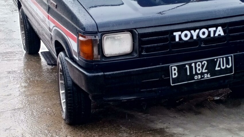 Toyota Kijang 1986 Bensin