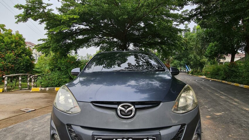 Mazda 2 type R AT 2011 Bensin, good condition