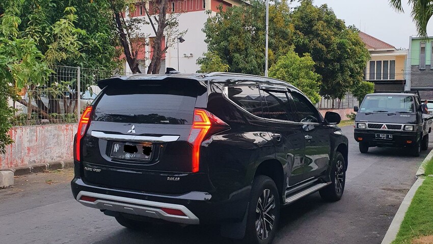 Pajero Sport 2022 Dakar AT Km 30rb Warna Hitam Diesel Plat N Istimewa