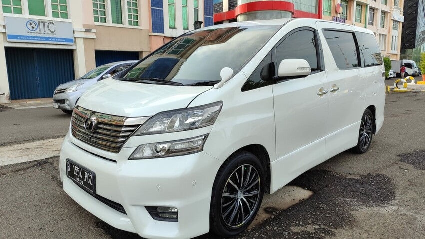 Vellfire 2.4 V Premium Sound AT 2010 Toyota Velfire Matic  Automatic