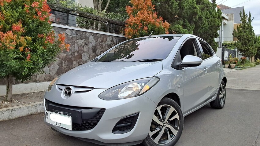 Tdp 9,9 jt | MAZDA 2 1.5 V AT 2012