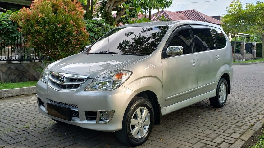 Toyota Avanza 2010 G AT Bensin