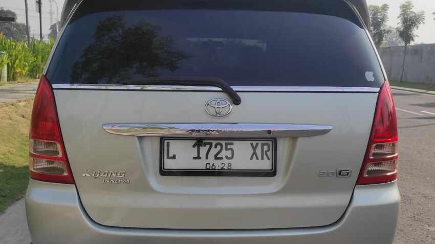 Toyota Kijang Innova 2005 Bensin