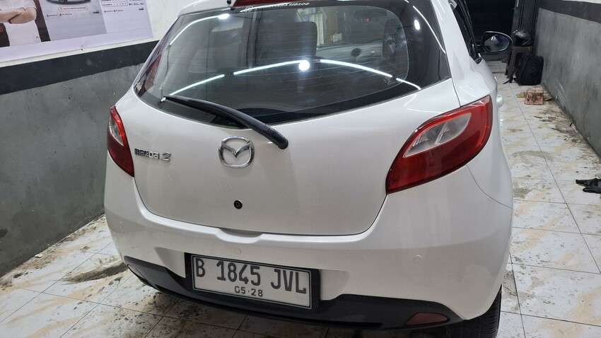 Mazda 2 type V 2012 AT Good Condition