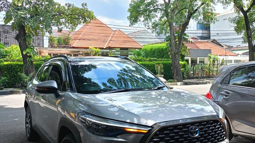 Jual Toyota Corolla cross hybrid 2020