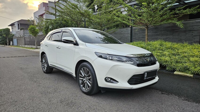 Toyota Harrier 2014 pajak panjang premium sound