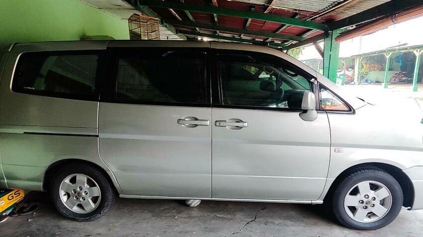 Nissan Serena 2004 Bensin